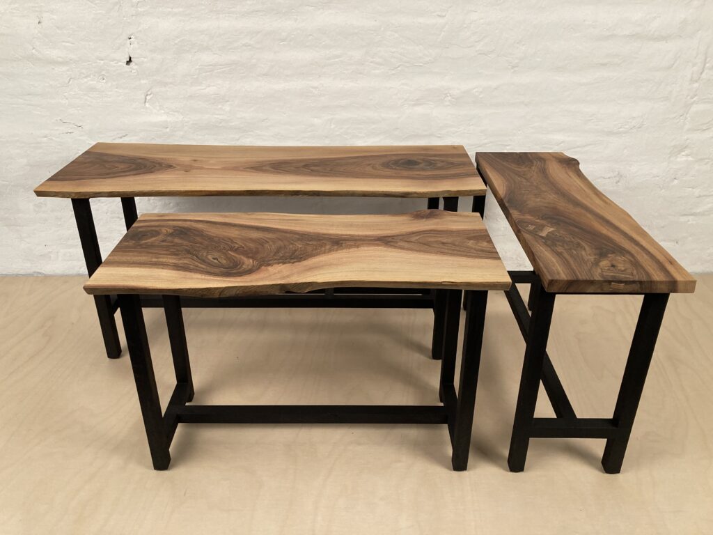 tables d'appoint noyer 1