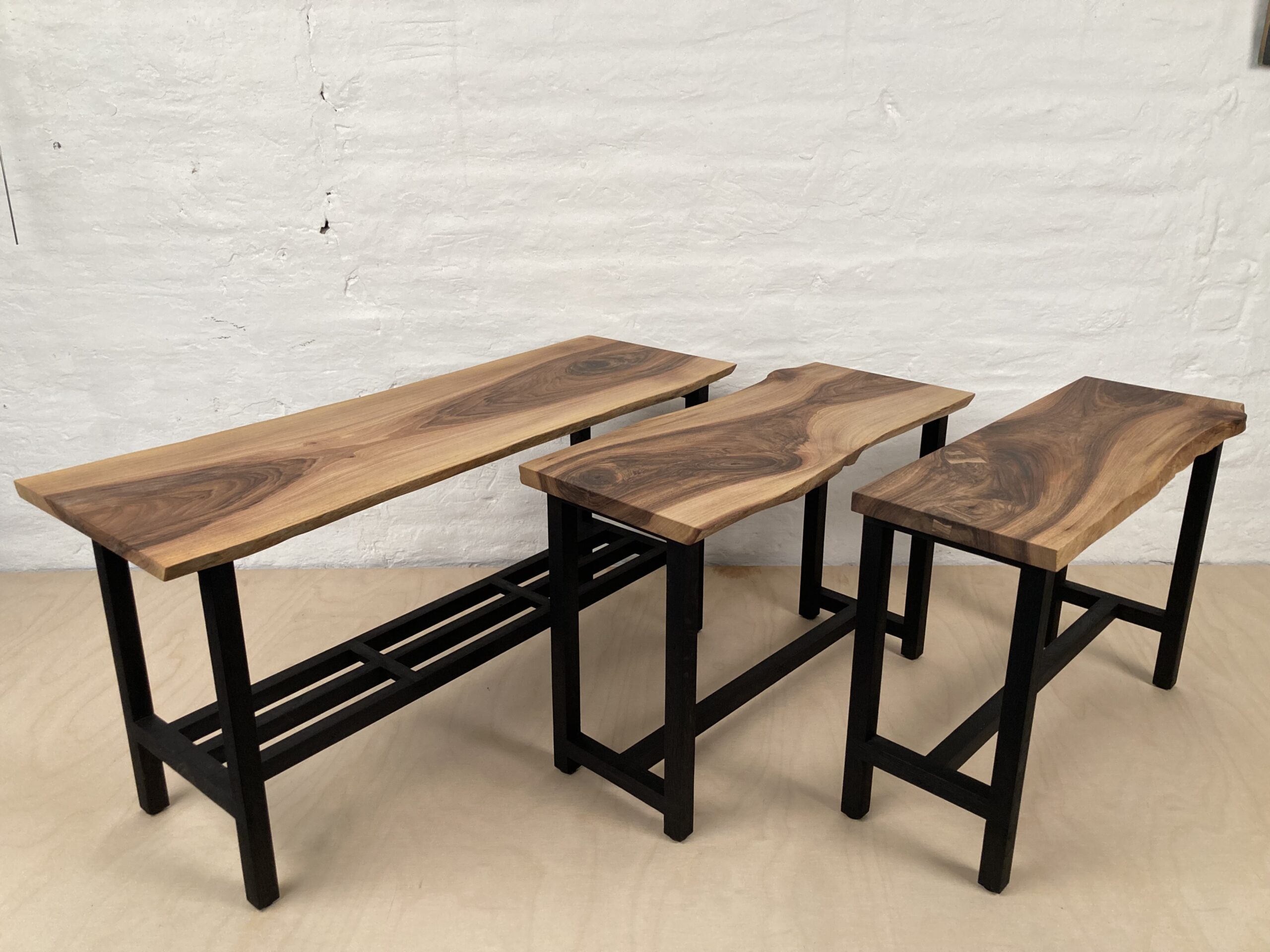 tables d'appoint noyer